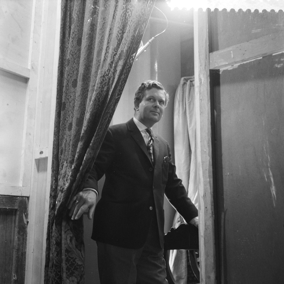 Televisiespel Een engeltje in de Lommerd , Willy Van Hemert, Bestanddeelnr 910-3150