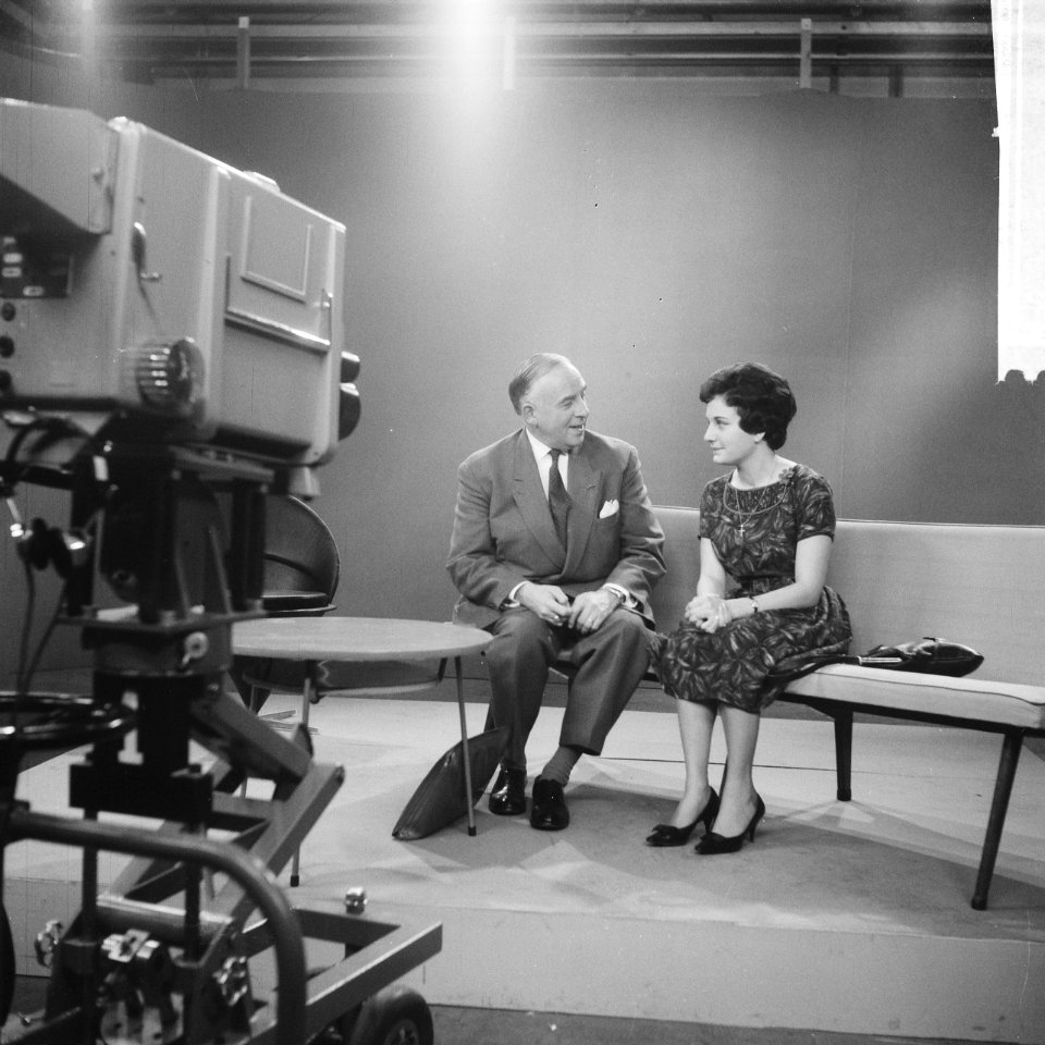 Televisieopname van Anneke Beekman en Louis Frequin, Bestanddeelnr 913-2477