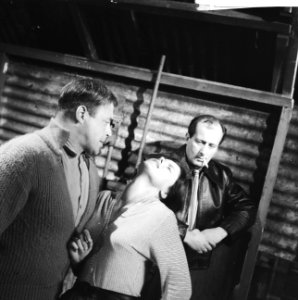Televisie Toneelstuk Suiker van Hugo Claus, vlnr Leo de Hartogh, Ina van…, Bestanddeelnr 911-3564