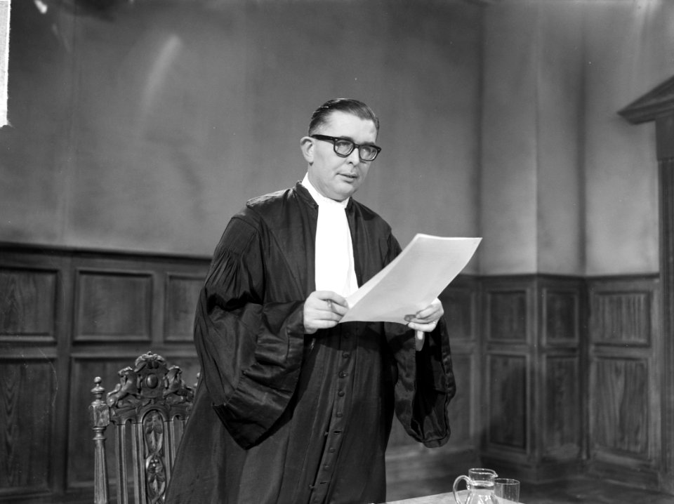 Televisie rechtbank, de zaak Hartveld en Sierhuis, de openbare aanklager Mr. G.J, Bestanddeelnr 914-4569