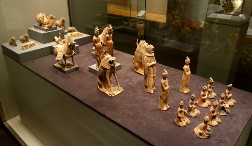 Tomb figurines, China, Northern Wei, early 500s AD, earthenware with pigment - Princeton University Art Museum - DSC07091
