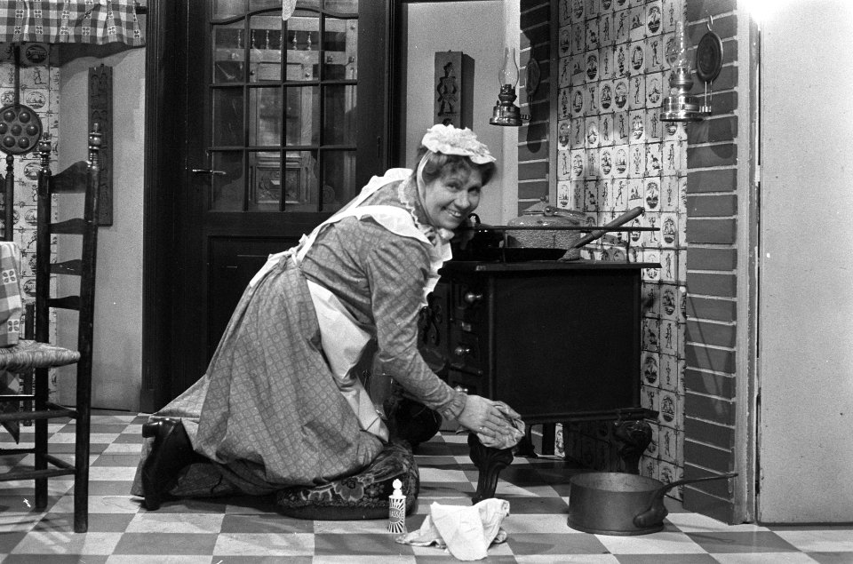 Televisieprogramma Swiebertje, Riek Schagen als Saartje, Bestanddeelnr 925-0229