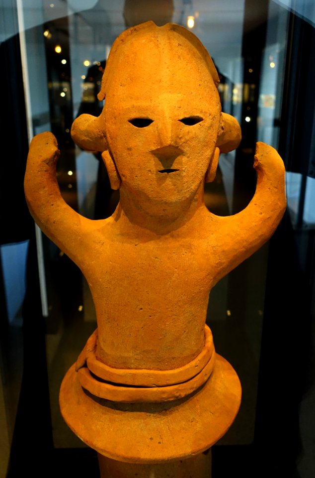 Tomb figurine, Japan, Kofun period, c. 300-710 AD, unglazed terracotta - Östasiatiska museet, Stockholm - DSC09062