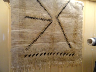 Tapa table cloth, Fiji, collected before 1885 - Pacific collection - Peabody Museum, Harvard University - DSC05745