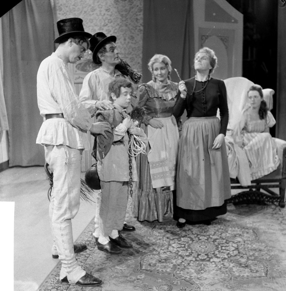 Televisieopname Lets make an opera in Maranti. Van der Bilt , Jos Gerritsen , , Bestanddeelnr 913-1009