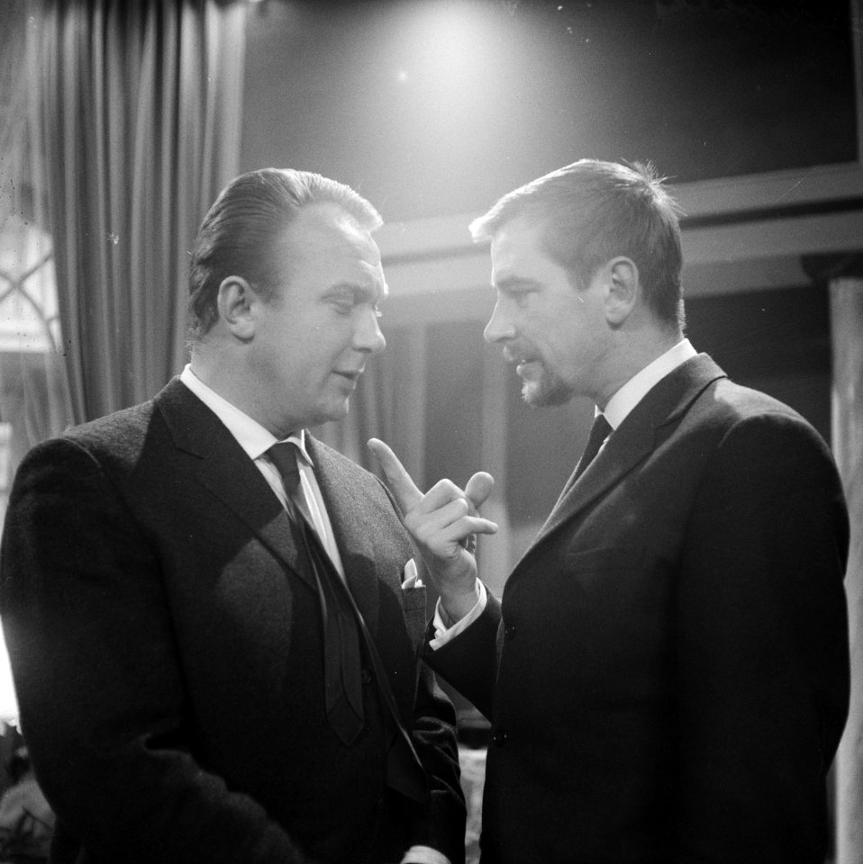 Televisiespel Alles in tweevoud, links Kees Brusse, rechts Ton Lensink, Bestanddeelnr 910-9953