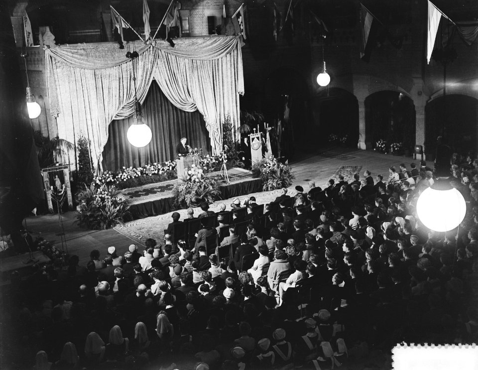 Toespraak koningin Juliana in de Koopmansbeurs, Bestanddeelnr 905-9509