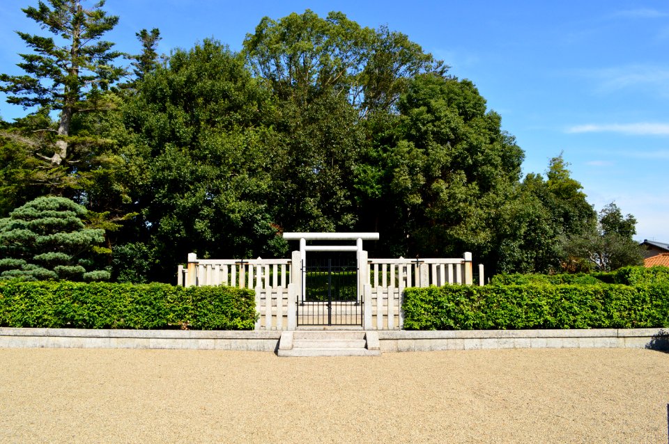 Tomb of Emperor Kenzo, haisho