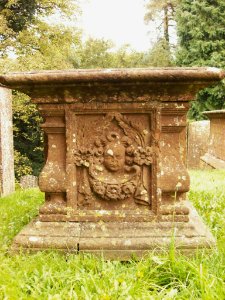 Tomb chest, Warmington
