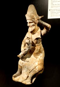 Tomb figurine of a man from Central Asia, China, Tang dynasty, 618-906 AD, earthenware with traces of paint - Östasiatiska museet, Stockholm - DSC09598