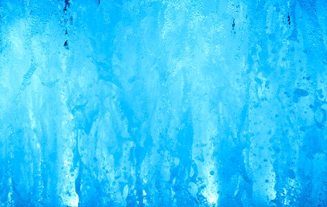 Wet fountain wallpaper