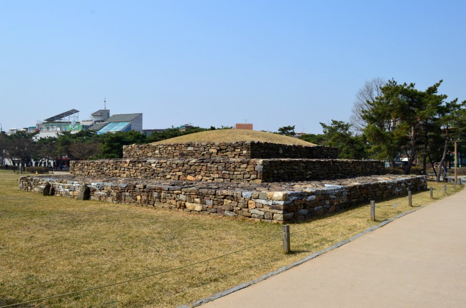 Tomb Two of Seoul Seokchon-dong Gobungun