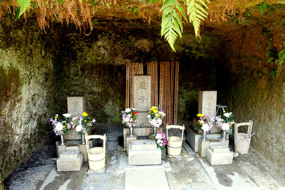 Tombs - Jufukuji - Kamakura, Kanagawa, Japan - DSC08009