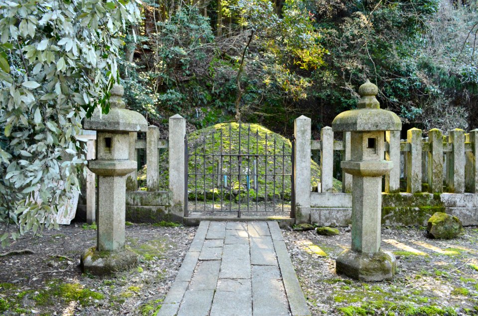 Tomb of Minamoto-no-Yoshimitsu