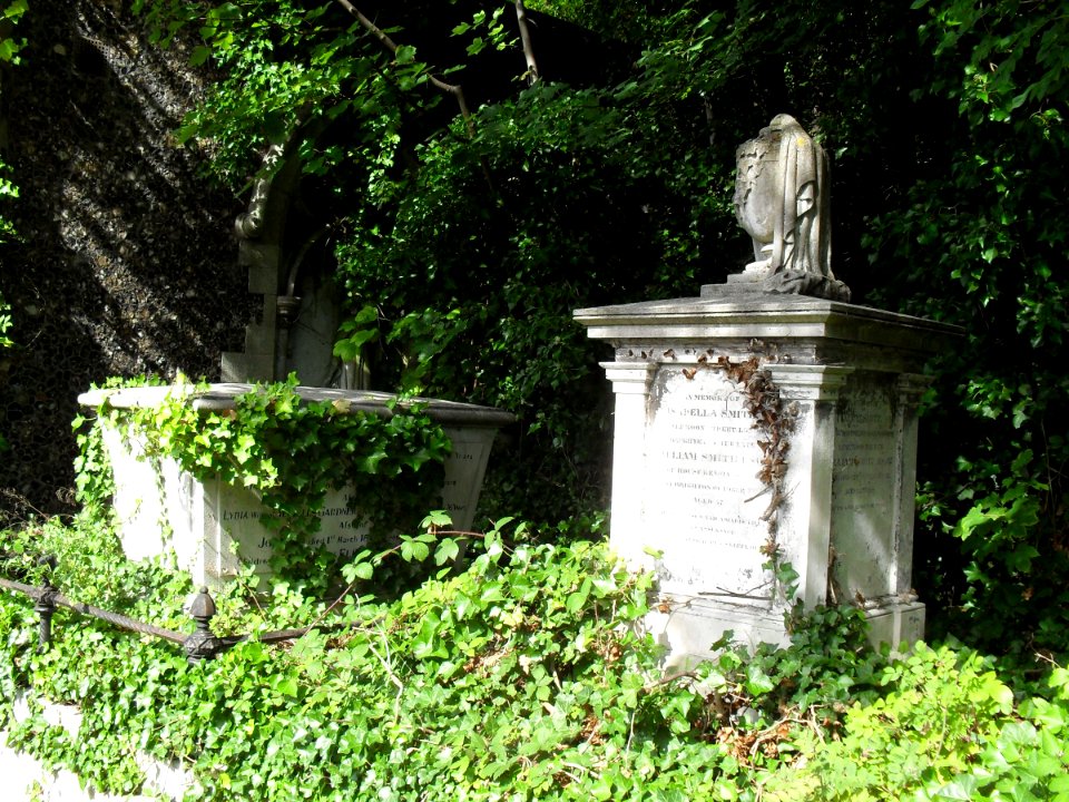 Tombs at Brighton Extra Mural Cemetery, off Lewes Road, Brighton (September 2010)