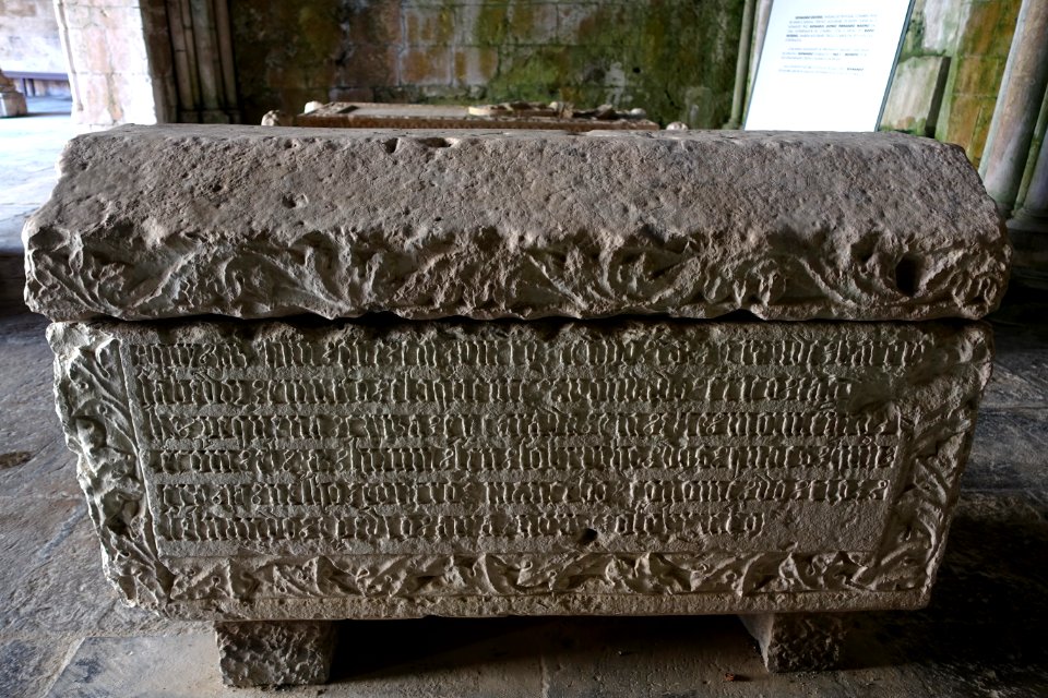 Tomb - Sé Velha - Coimbra, Portugal - DSC09807