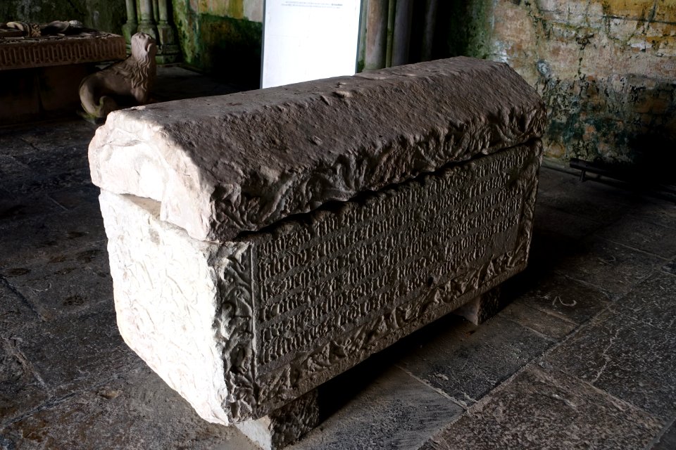 Tomb - Sé Velha - Coimbra, Portugal - DSC09806
