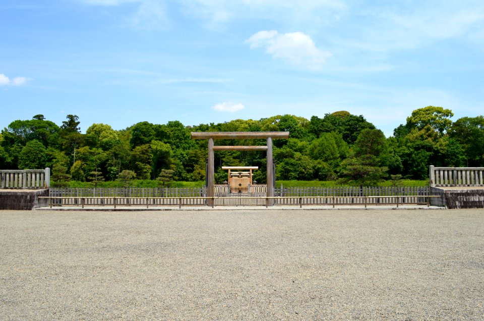 Tomb of Emperor Jimmu, haisho