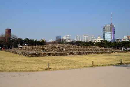 Tomb Three of Seoul Seokchon-dong Gobungun-1