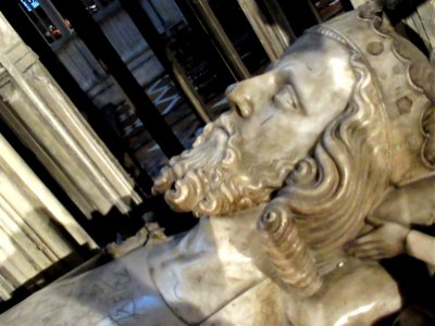 Tomb of Edward II, Gloucester Cathedral 04