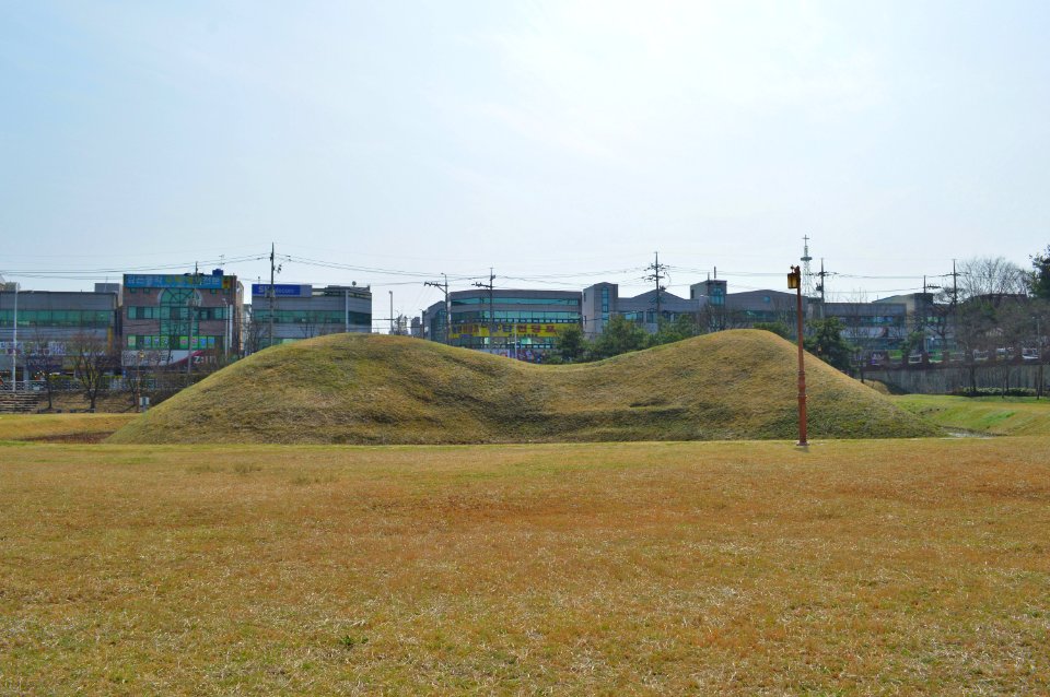 Tomb One of Gwangju Wolgye-dong Janggobun-2