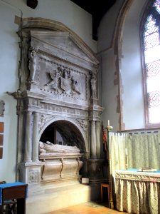Tomb of first Lord Mordaunt, Turvey 02