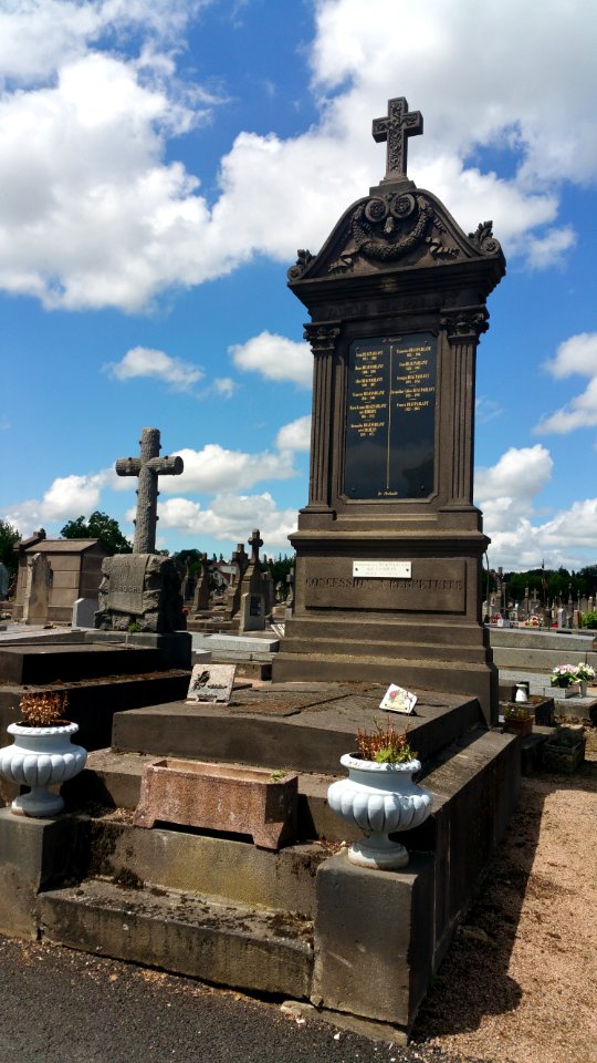 Tombe famille Beauparlant, cimetière de Vichy