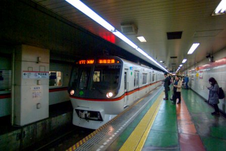 Tokyo Higashi-Nihombashi station 2019-04 2