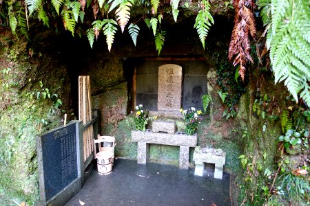 Tomb - Jufukuji - Kamakura, Kanagawa, Japan - DSC07995