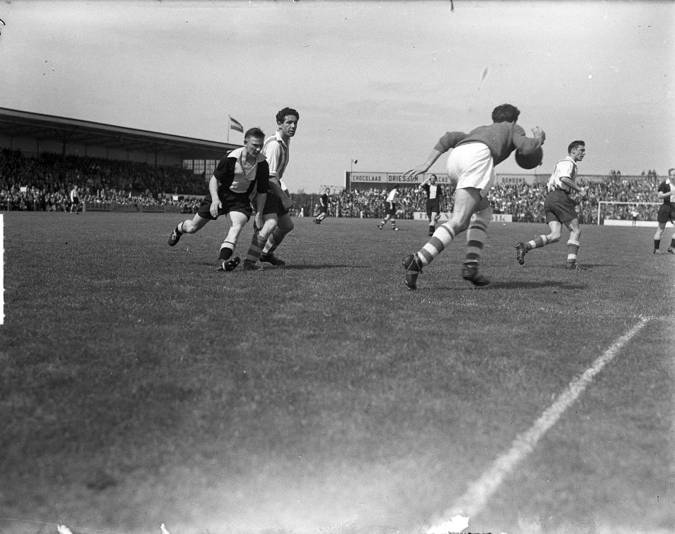 Toernooi om de Zilveren Bal te Rotterdam. Eerste dag. Sparta tegen t Gooi (3-1), Bestanddeelnr 904-1406