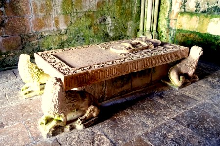 Tomb - Sé Velha - Coimbra, Portugal - DSC09809