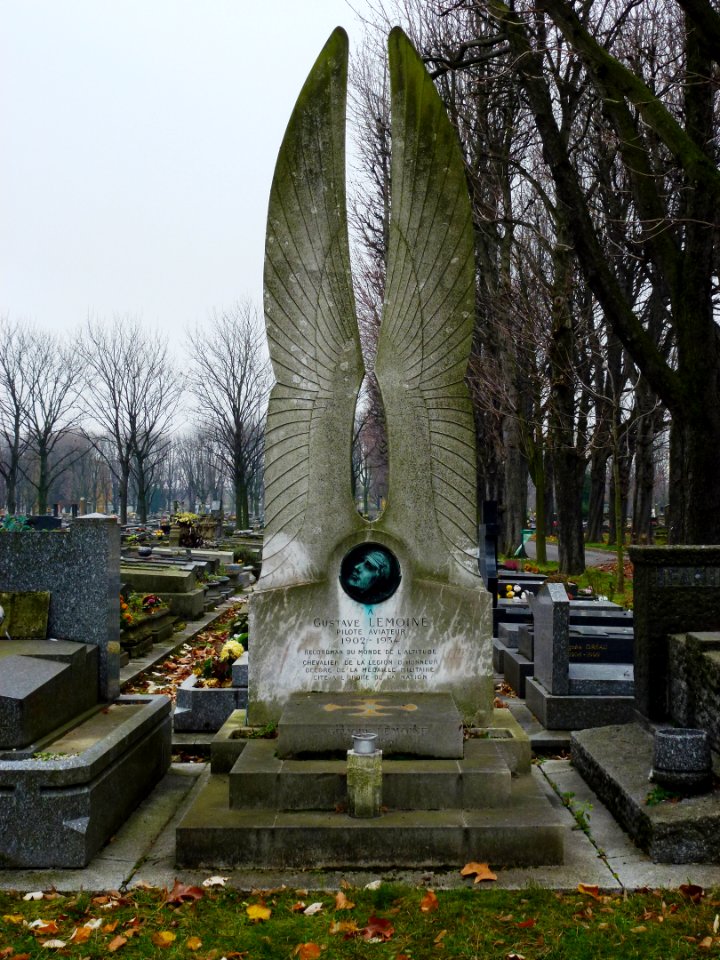 Tombe du pilote Gustave Lemoine au cimetière parisien de Saint-Ouen