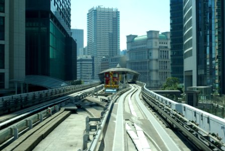 Tokyo Shiodome station tracks 2019-04