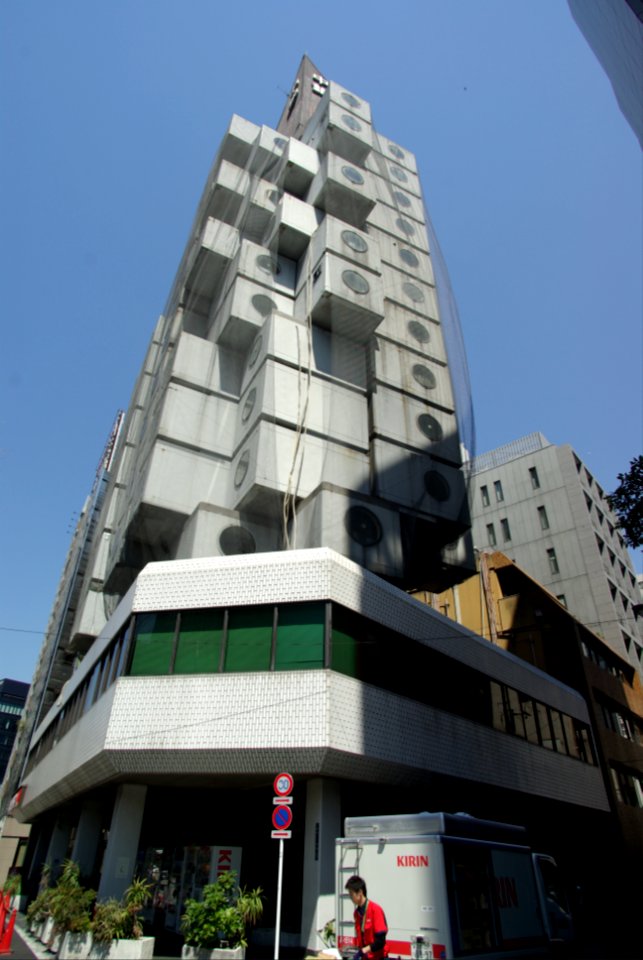 Tokyo Nakagin capsule tower 2019-04 3