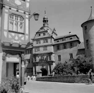 Toegangspoort met wapenschild van kasteel Mergentheim, nu Deutschordensmuseum, Bestanddeelnr 254-4548