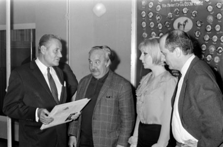 Toernee van De man van La Mancha gaat door, Phonogram heeft LP gemaakt v.l.n.r, Bestanddeelnr 922-3315