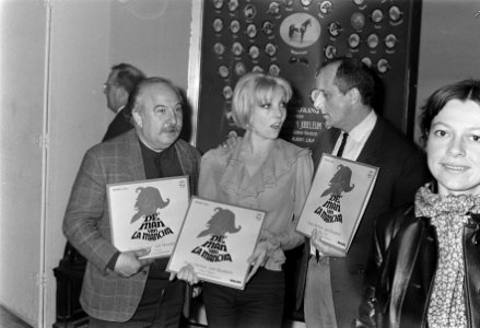 Toernee van De man van La Mancha gaat door, Phonogram heeft LP gemaakt v.l.n.r, Bestanddeelnr 922-3316