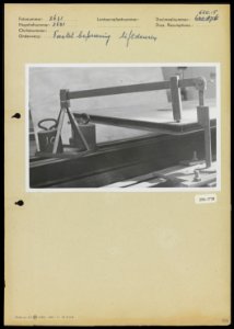 Toestel voor de beproeving test van liftdeuren, Bestanddeelnr 256-1738