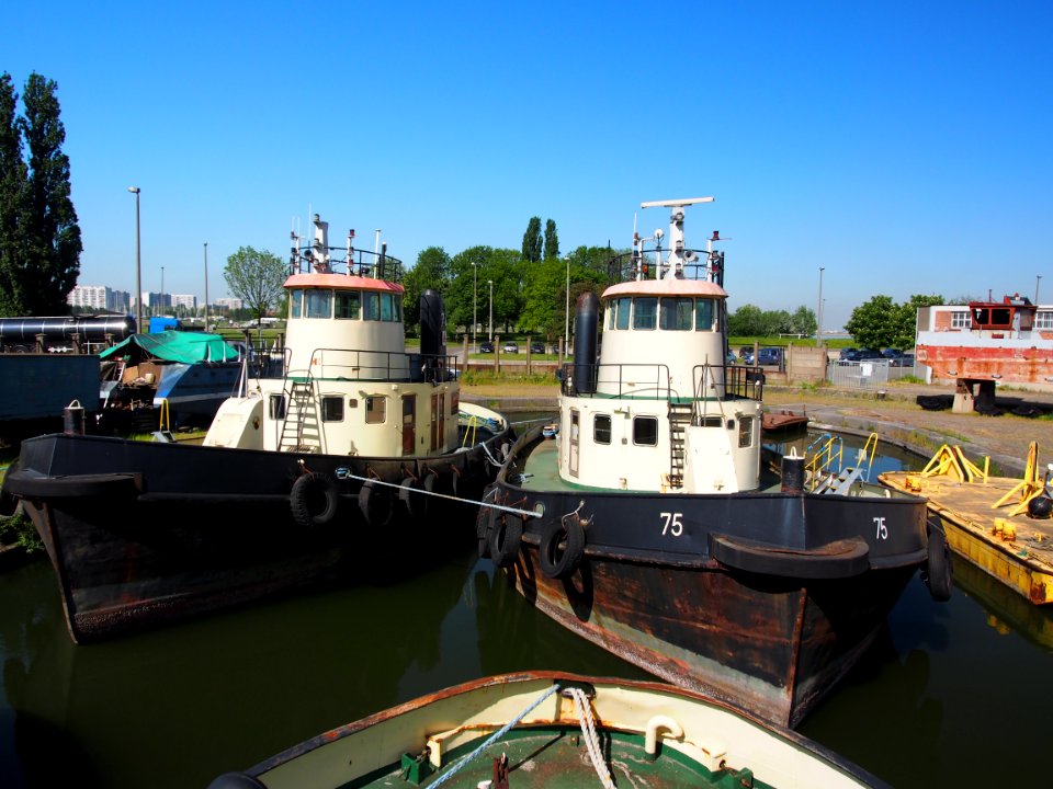 Toogboten 74 & 75, Kattendijkdok, Voith Schneider Propeller, Gemeentelijk Havenbedrijf Antwerpen, Kattendijkdok, pic2
