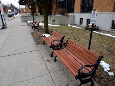 Too short adjacent benches 3