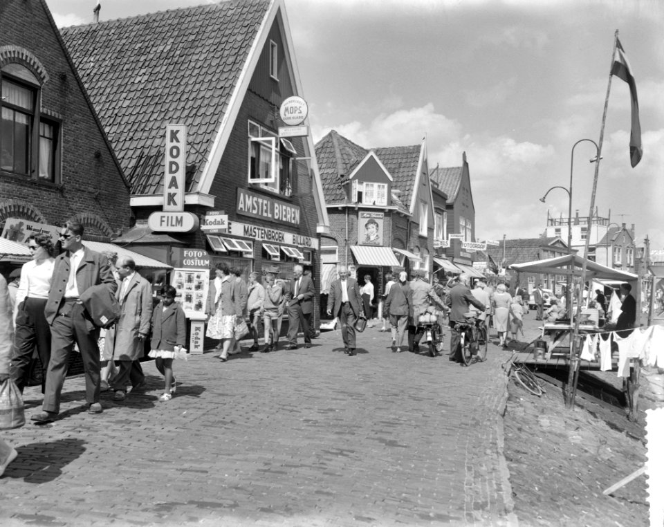 Toeristeninvasie in Volendam, Bestanddeelnr 911-5044