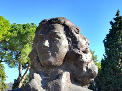 Tonka Lorencin - Titov park (Pula) 02