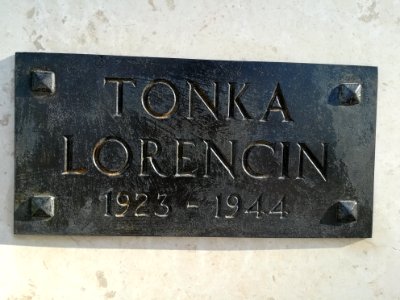 Tonka Lorencin - Titov park (Pula) 04