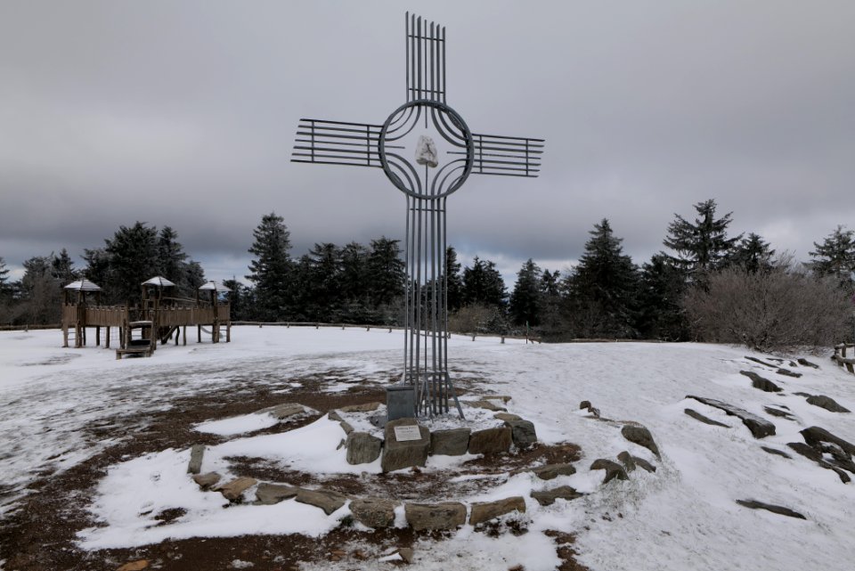 Top of Großer Feldberg with snow 2021-04-06 65