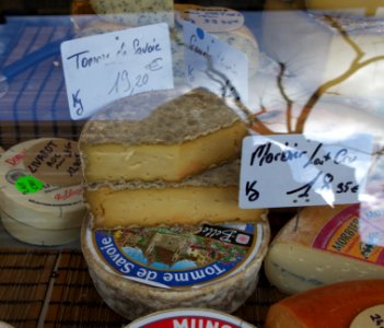 Tomme de Savoie au marché
