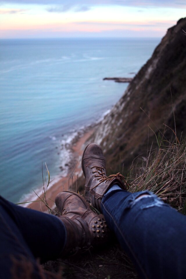 Resting scenery edge