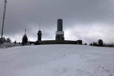 Top of Großer Feldberg with snow 2021-04-06 43