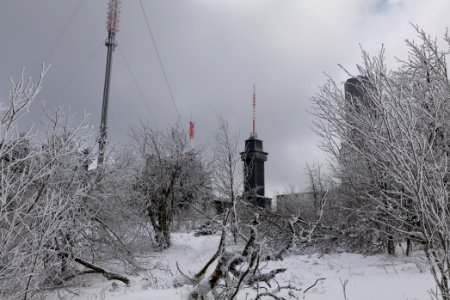 Top of Großer Feldberg with snow 2021-04-06 54