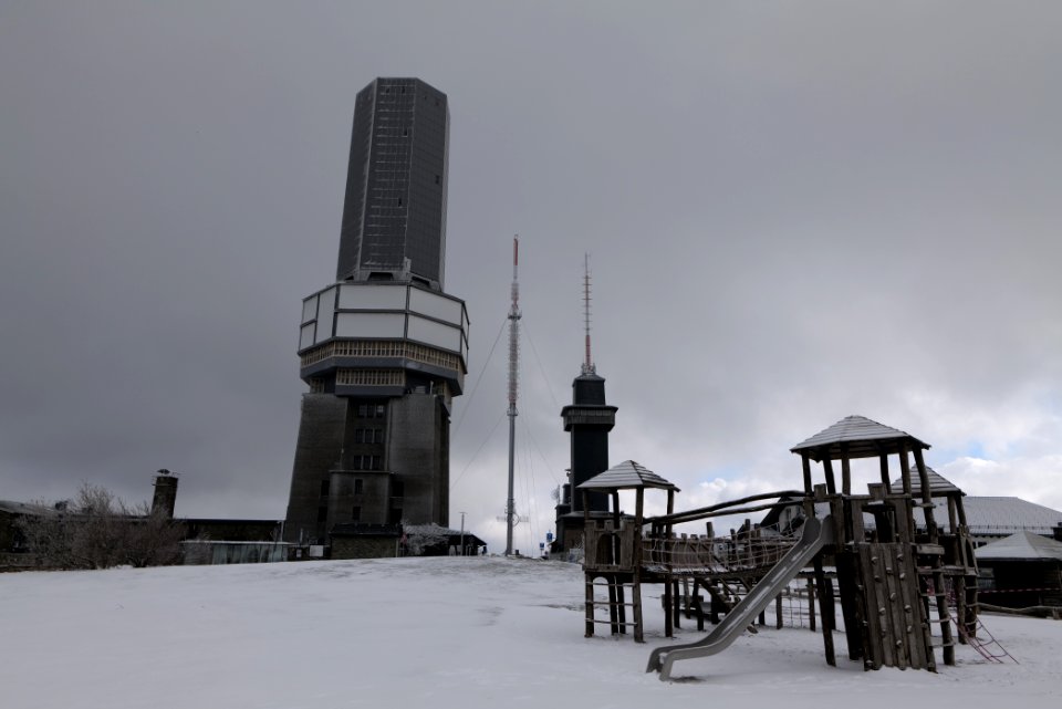 Top of Großer Feldberg with snow 2021-04-06 68
