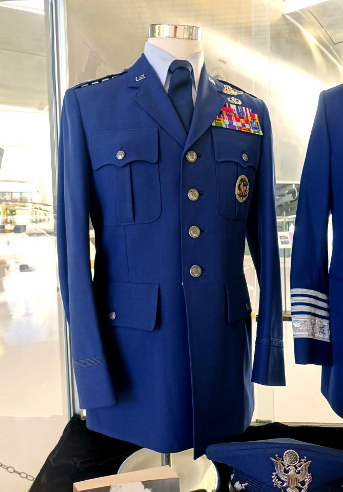 Tony McPeak service dress - Evergreen Aviation & Space Museum - McMinnville, Oregon - DSC00685
